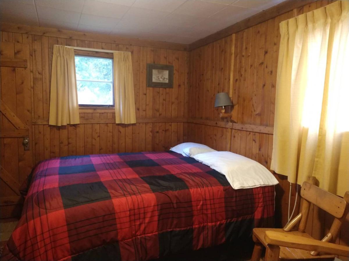 Firehouse Inn Saint Ignace Eksteriør bilde