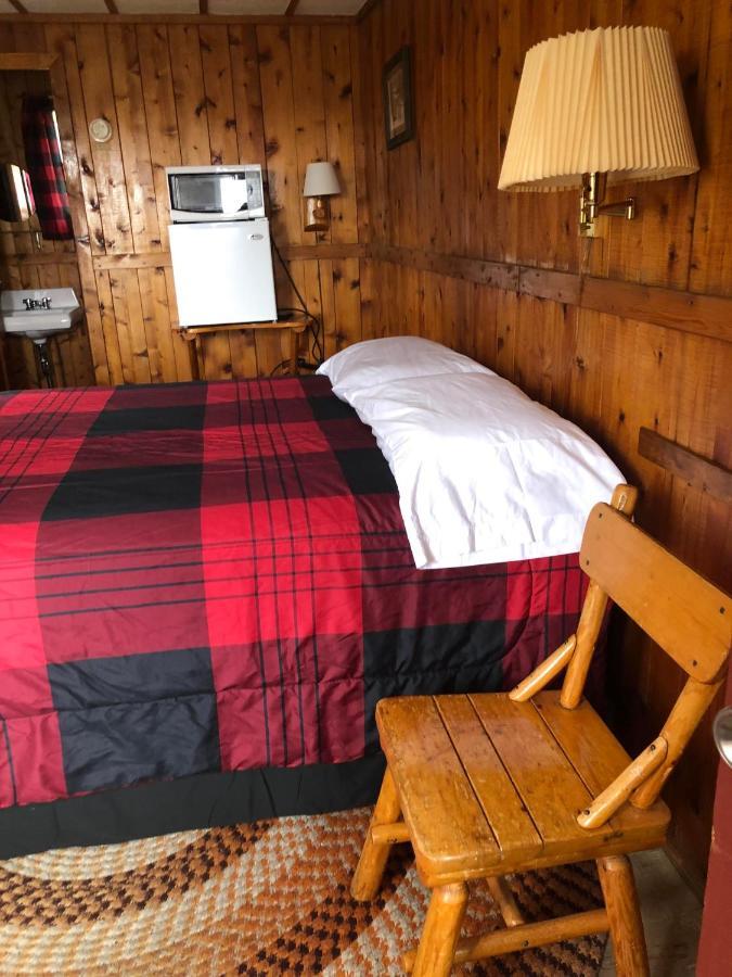 Firehouse Inn Saint Ignace Eksteriør bilde