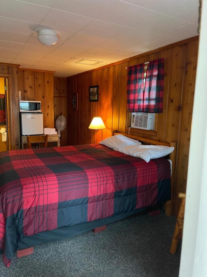 Firehouse Inn Saint Ignace Eksteriør bilde